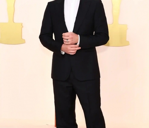 Fotografia dimineții - Pedro Pascal (The Last Of Us/Mandalorian) a purtat un frac ușor supradimensionat la ceremonia desemnării premiilor Oscar. Arturo Holmes/Getty Images: